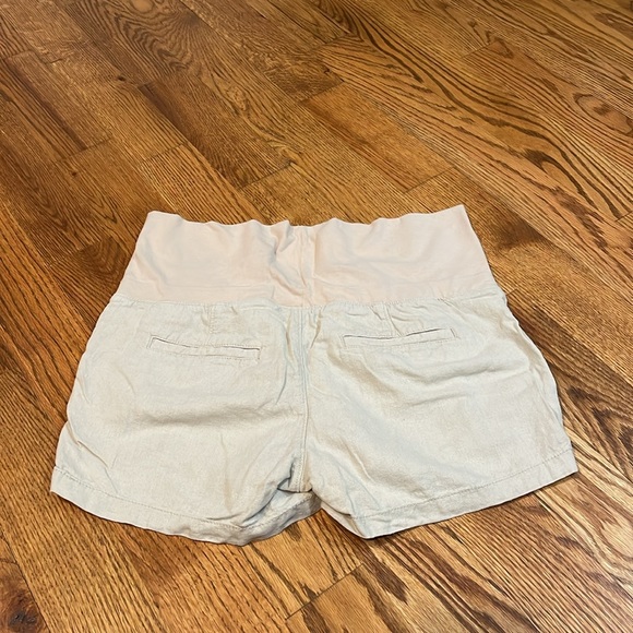 Old Navy Brand Women’s Maternity Shorts. Size S/P. Excellent Condition. - Picture 4 of 5